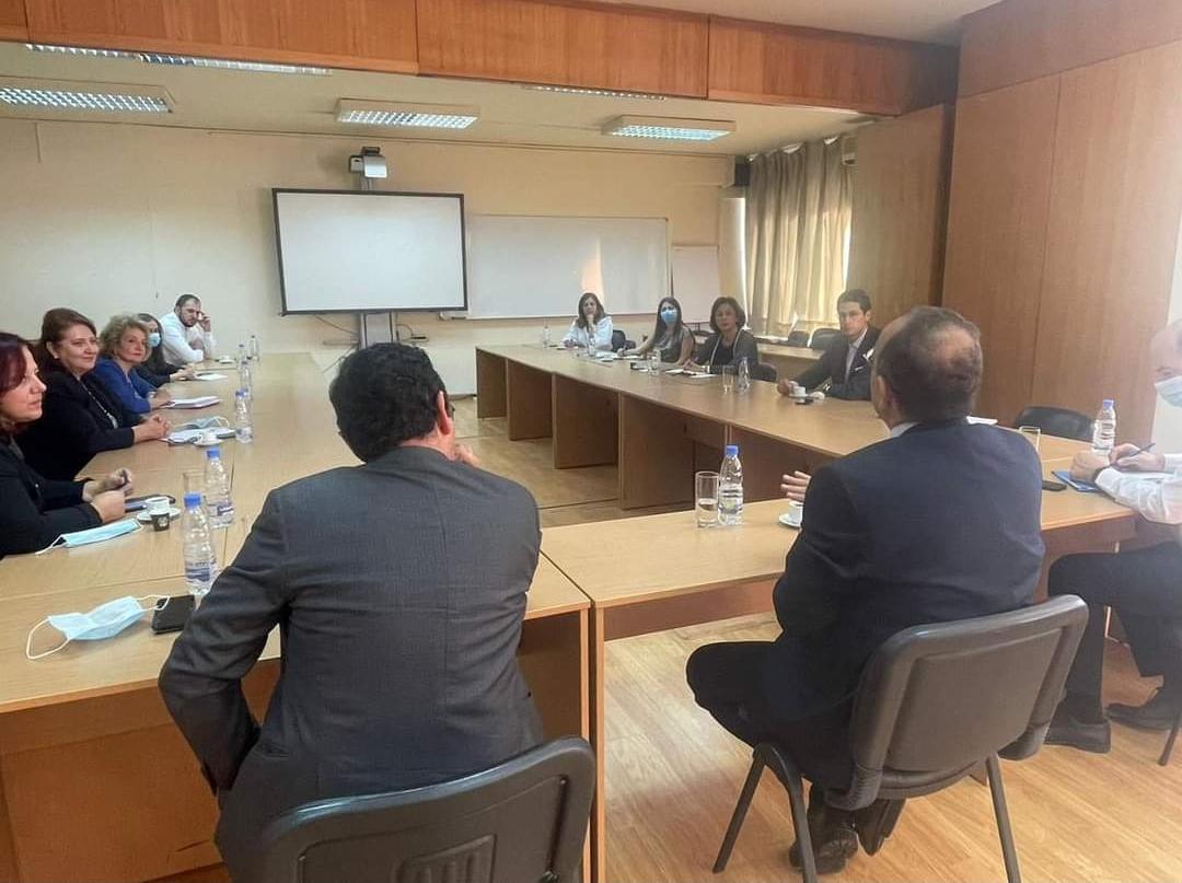 الوزيرة رياشي تجتمع بممثلين عن عدة جمعيات أهلية تعنى بمجال مكافحة الفساد