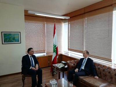 استقبل وزير الدولة لشؤون التنمية الادارية دميانوس قطار في مكتبه في الوزارة  السفير الهولندي في لبنان