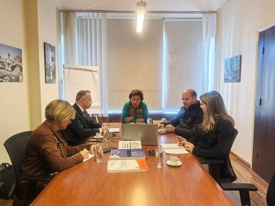وزيرة الدولة لشؤون التنمية الادارية تبحث مع مكتب الأمم المتحدة لخدمات المشاريع آفاق دعم مشاريع البنية التحتية للتحول الرقمي