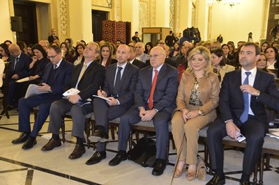 برعاية دولة رئيس مجلس الوزراء السيد سعد الحريري، عقدت وزيرة الدولة لشؤون التنمية الادارية الدكتورة مي شدياق ورئيس التفتيش المركزي القاضي جورج عطية