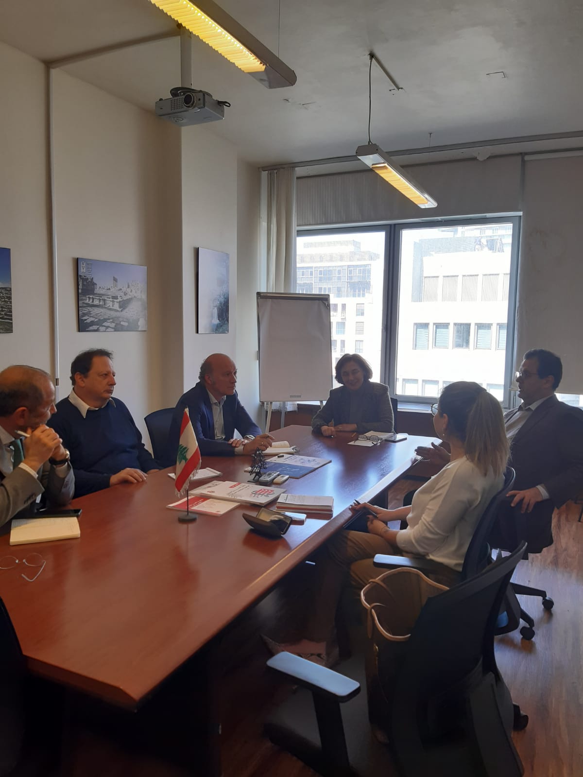 A delegation from the World Bank visited the Ministry of Administrative Development to propose solutions for managing the solid waste sector