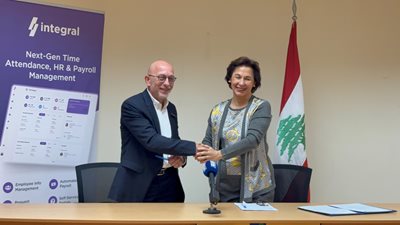توقيع عقد توريد، تركيب، وتشغيل آلات ضبط الدوام في الإدارات العامة وصيانتها