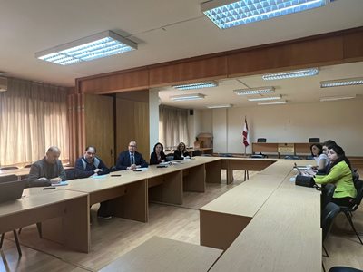 الوزيرة رياشي تستقبل وفد من صندوق النقد الدولي